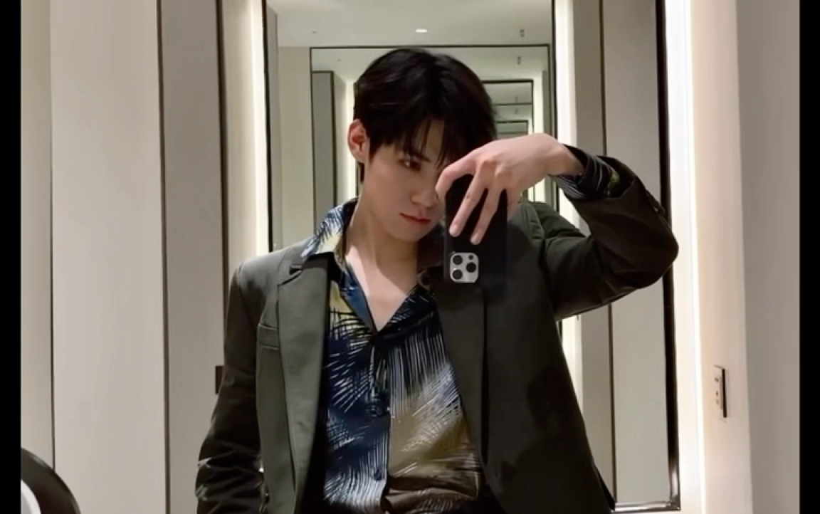 【张真源】好喜欢张哥的对镜拍啊