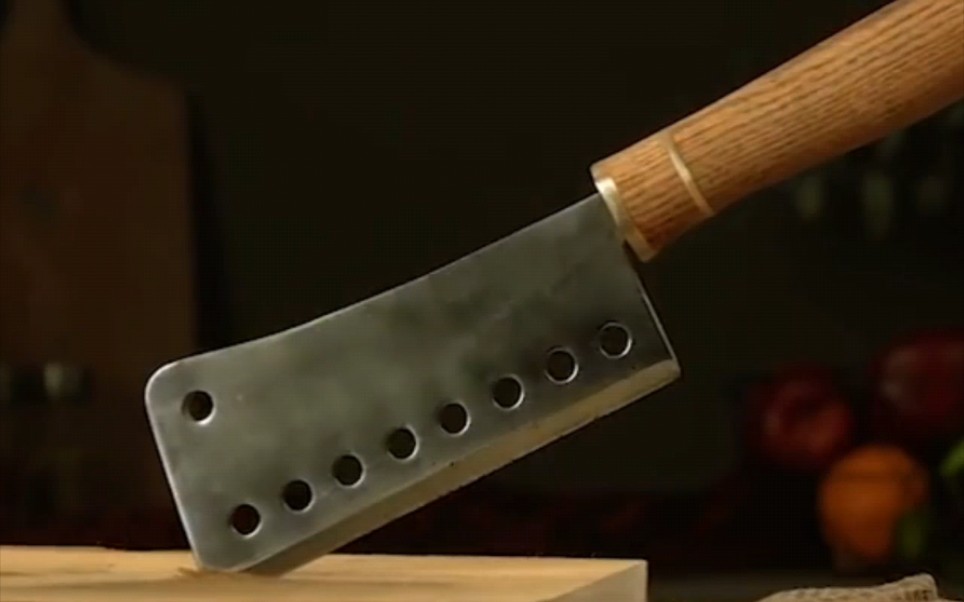 路边捡的破菜刀拿回家翻新