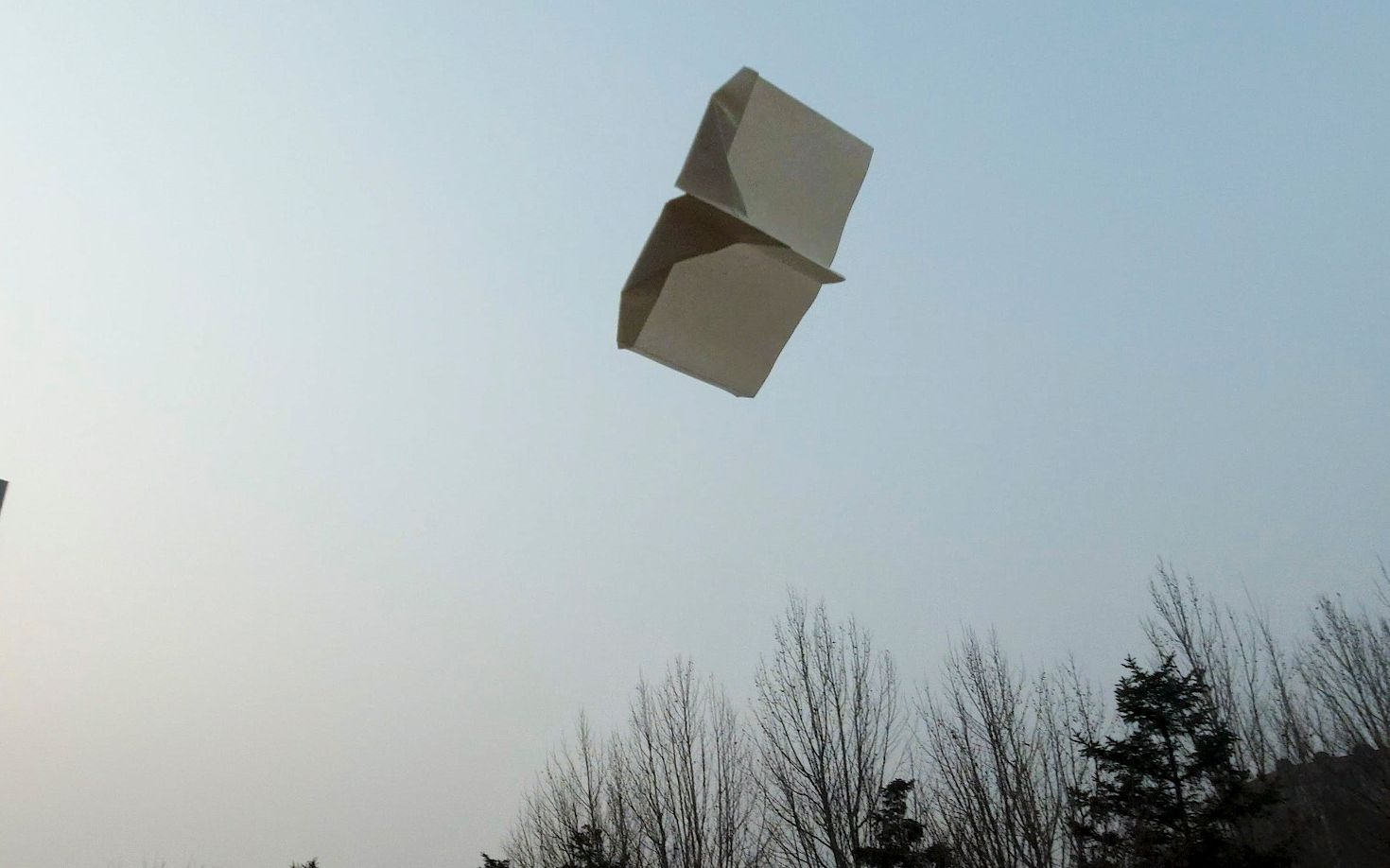 回旋纸飞机 B站