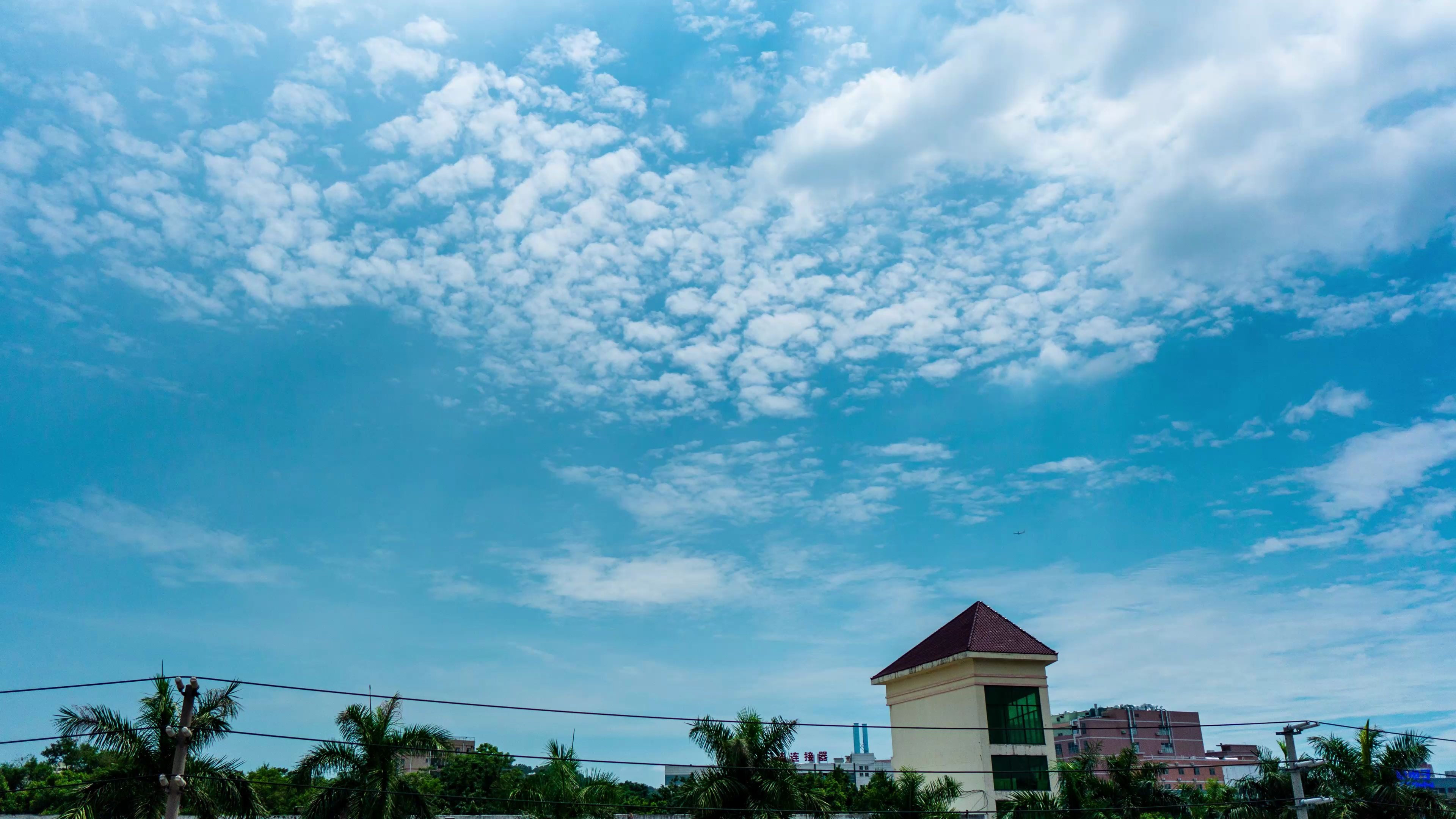 4k天空延时,享受这一片蓝天白云,获得这一分钟的宁静,分享快乐_哔哩