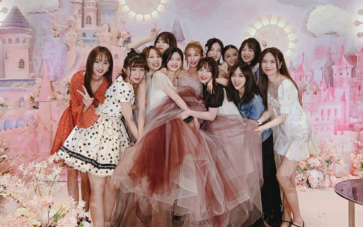 snh48teamnii前成员罗兰婚礼新郎没有现成员赵粤帅新娘很美丽祝兰姐