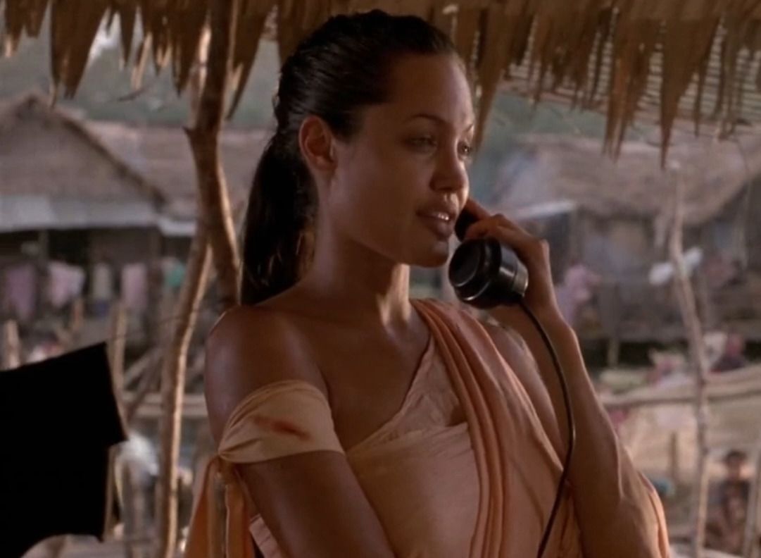 安吉丽娜.朱莉经典动作电影古墓丽影Ⅰ-18谁也缺不了谁得合作