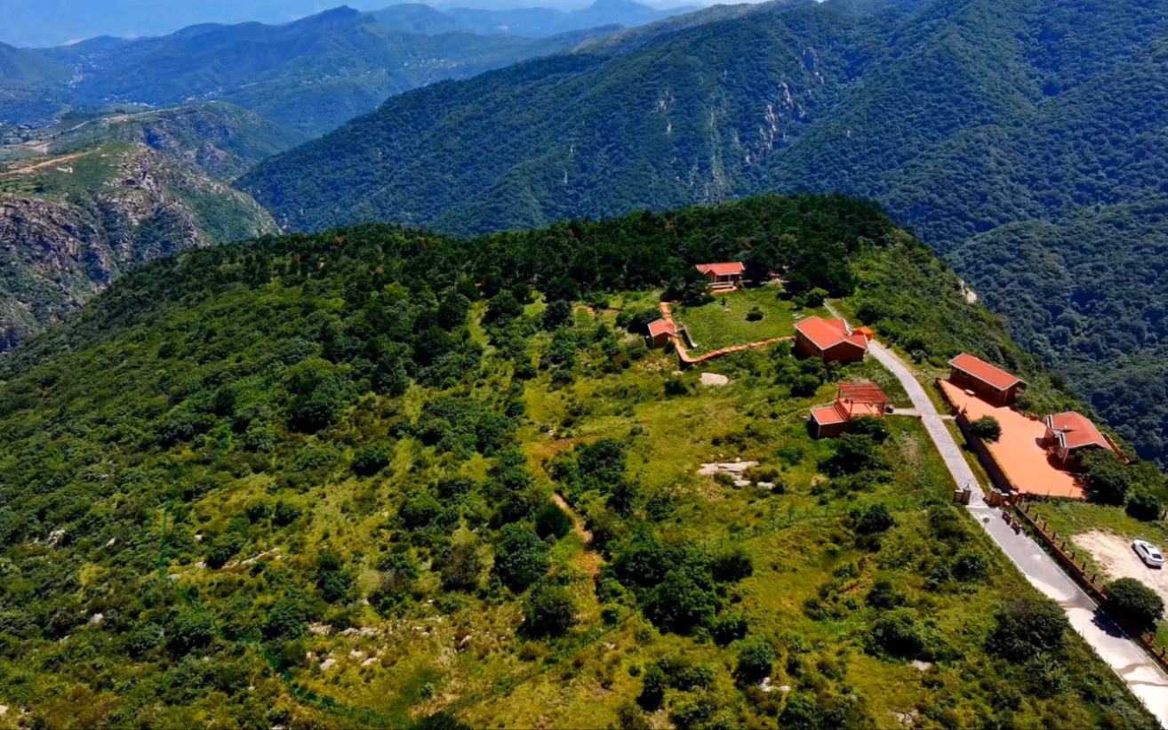 郑州周边嵩顶高山草甸航拍美景