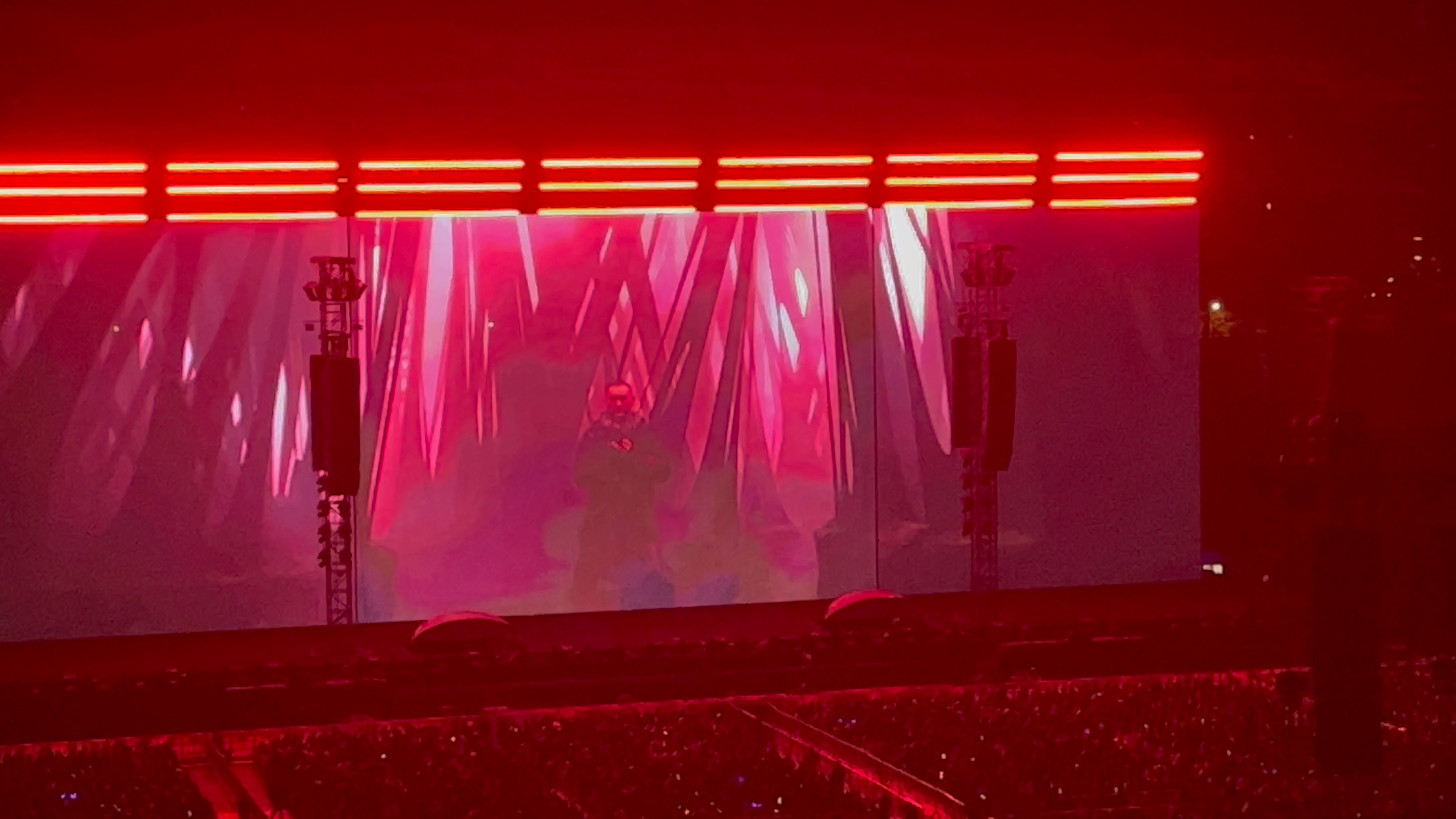 邓紫棋演唱会这大屏幕真的很有电影感