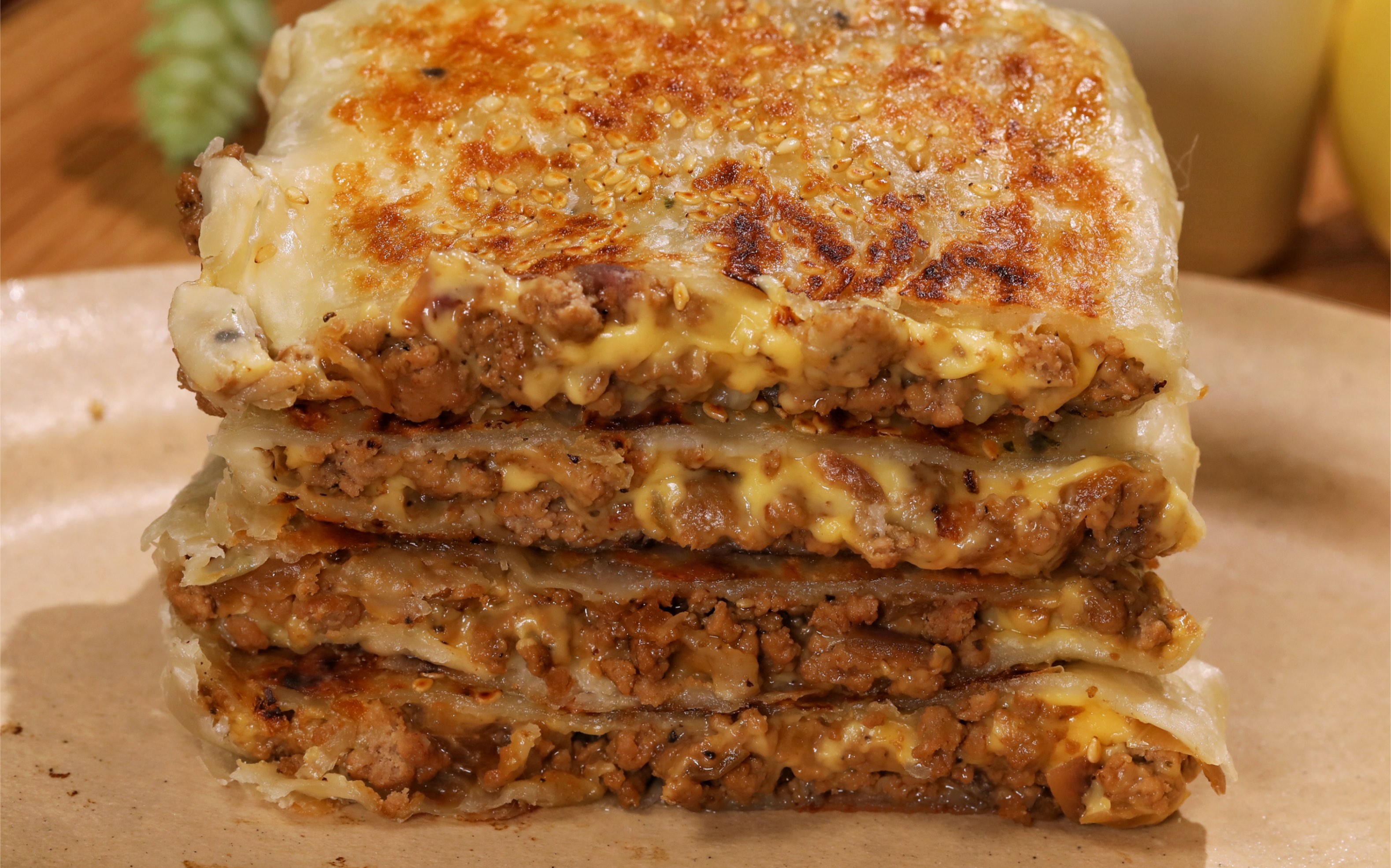 不用揉面6015轻松搞定爆浆的黑椒芝士牛肉饼!