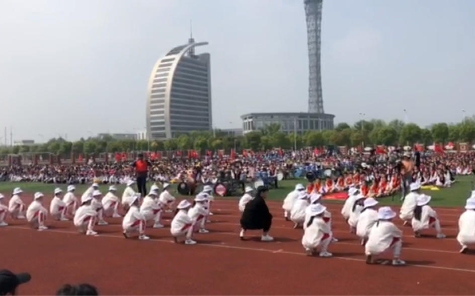 [图]【梦不落雨林】我的女团们在运动会上的翻跳