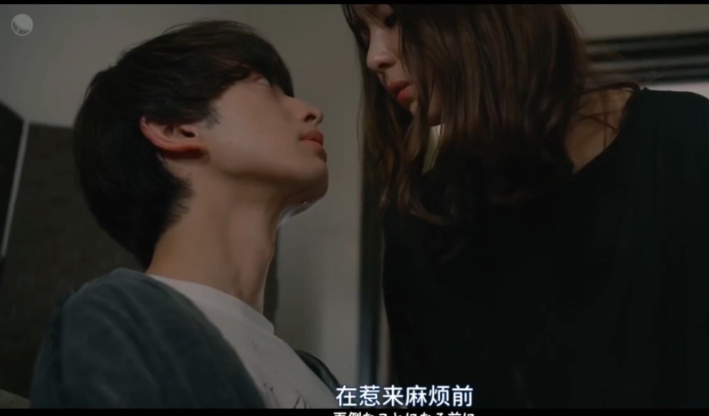 【日剧吻戏】女邻居实在太热情,请男主如此喝红酒,我这种滴酒不沾的也