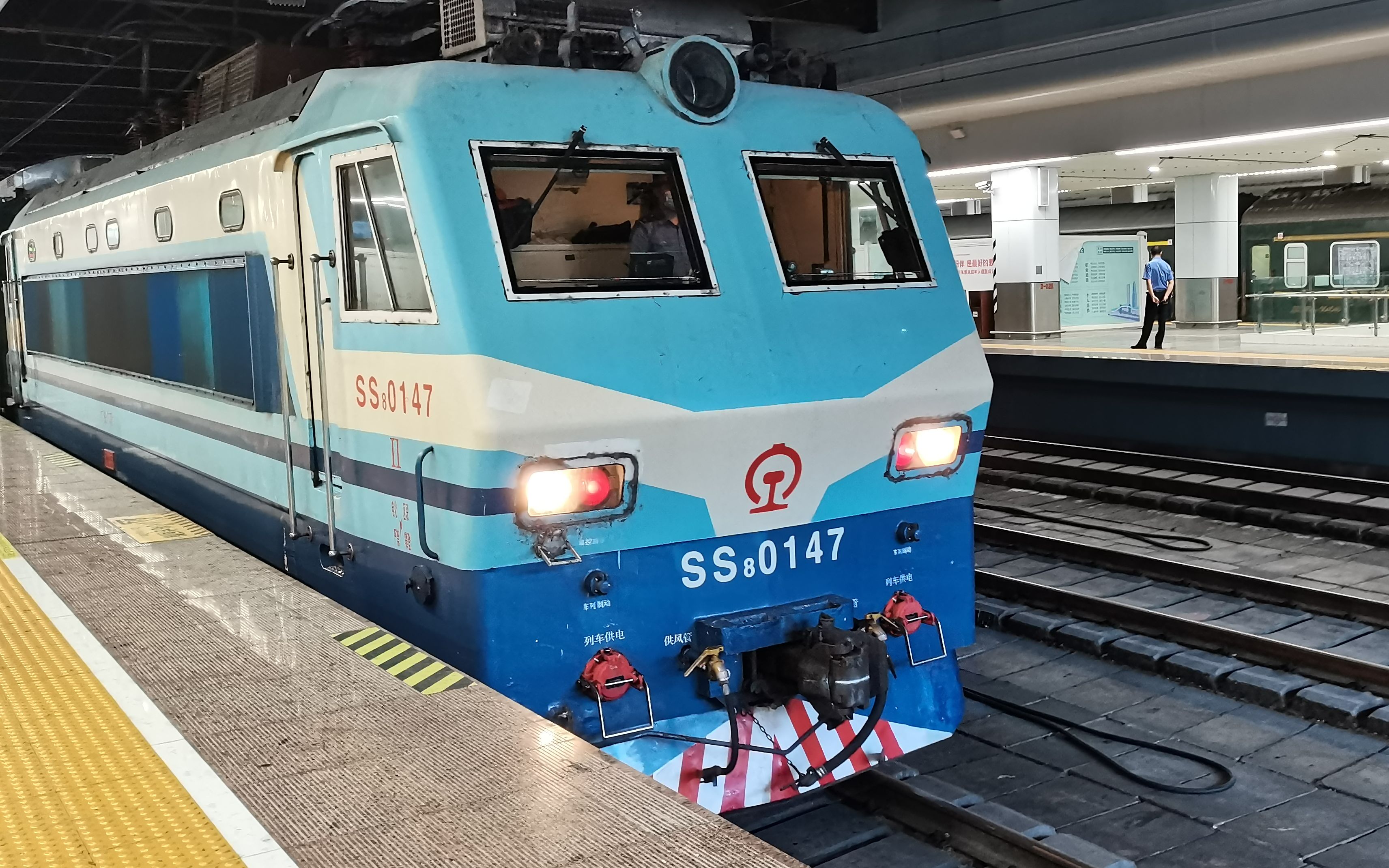 多面广铁友好司机vs冷酷站务z8005次进深圳站