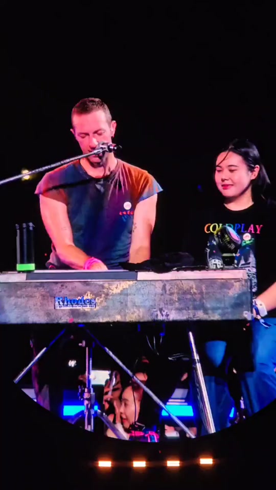 coldplay warning sing | 曼谷,tailandia (04/02/2024)tw: neilenore