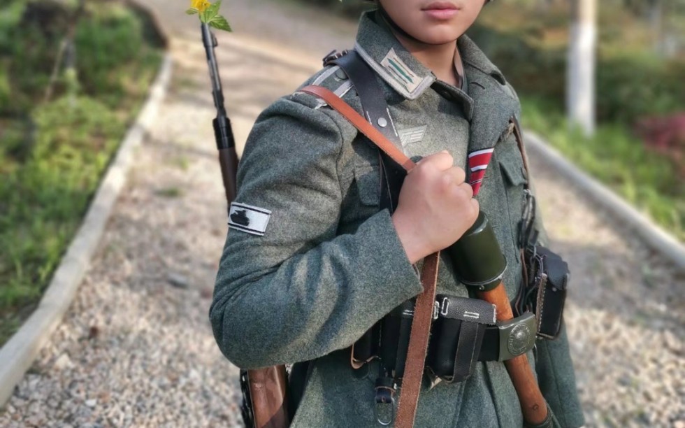 活动  二战德军 裂片迷彩盔罩隐蔽性测试 战争附言 德军cos 自家后院