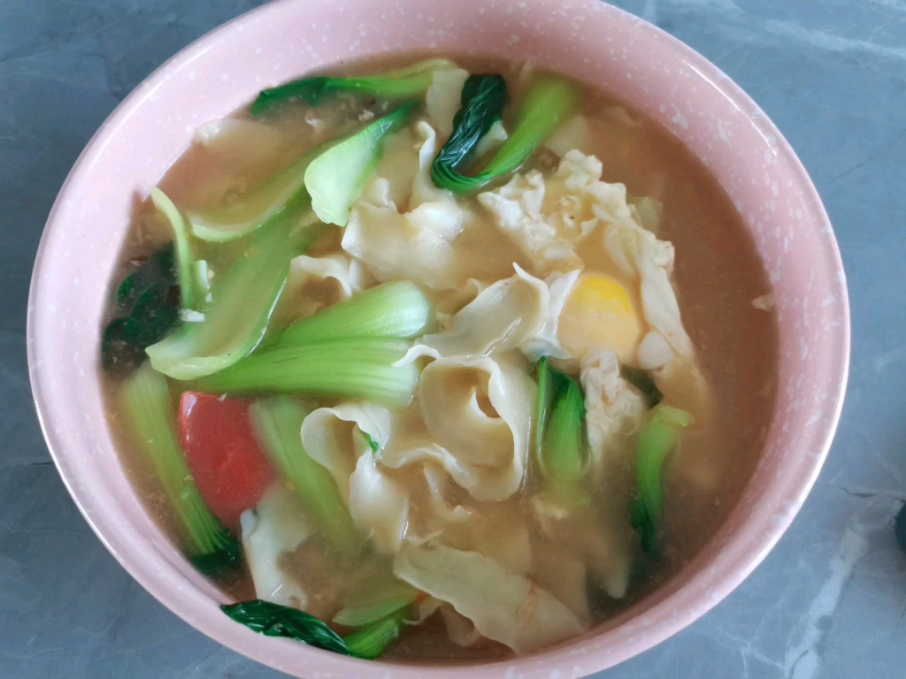 西红柿鸡蛋青菜刀削面