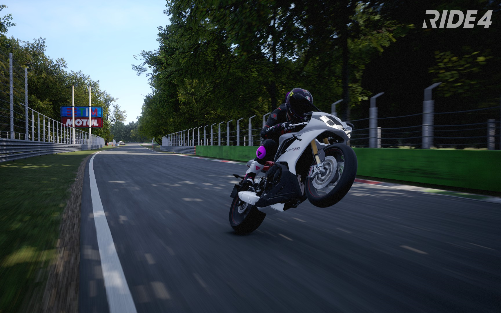 男子因分手狂飙摩托车