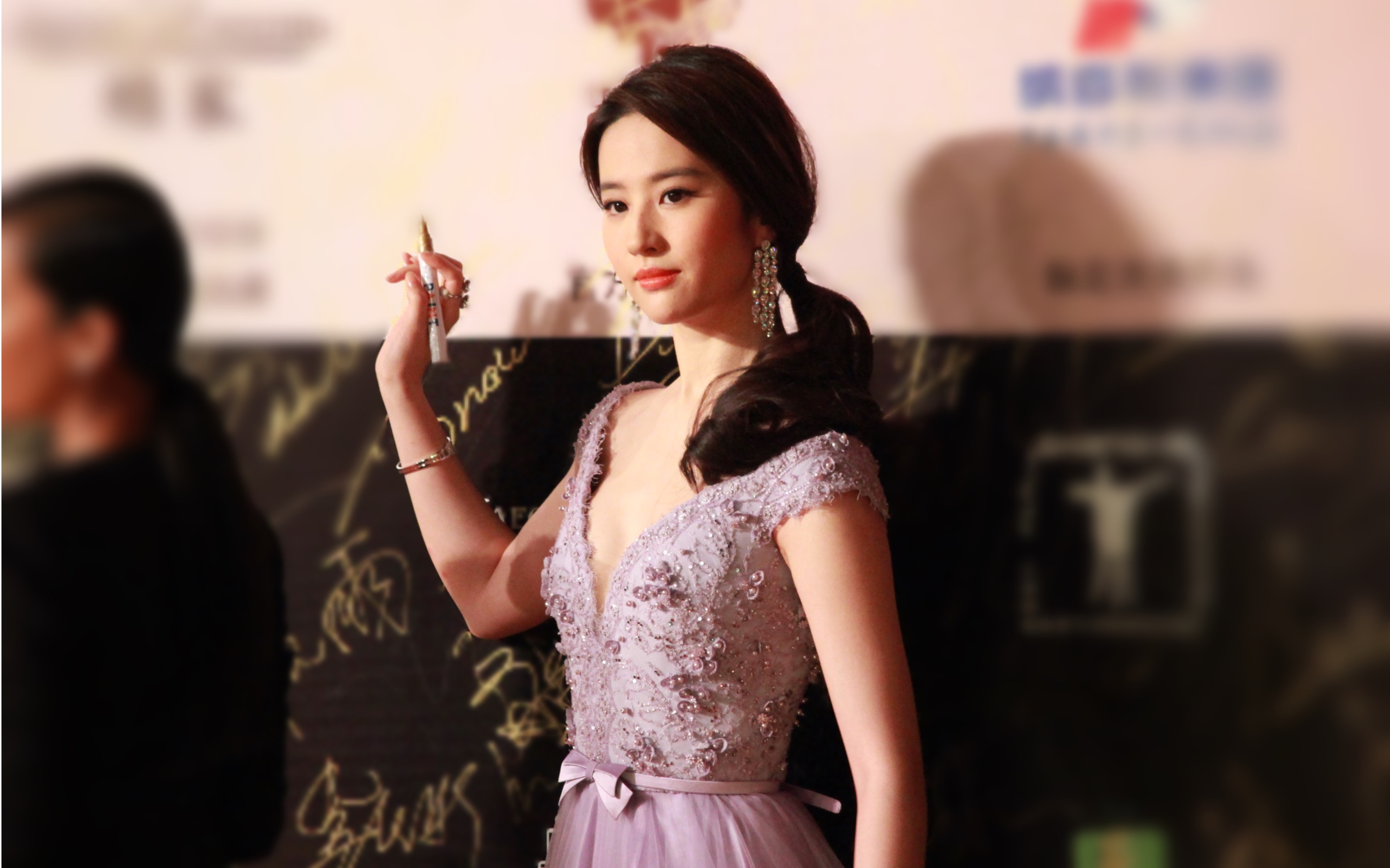 【刘亦菲】绝美红毯造型之2014年上影节(粉 紫)