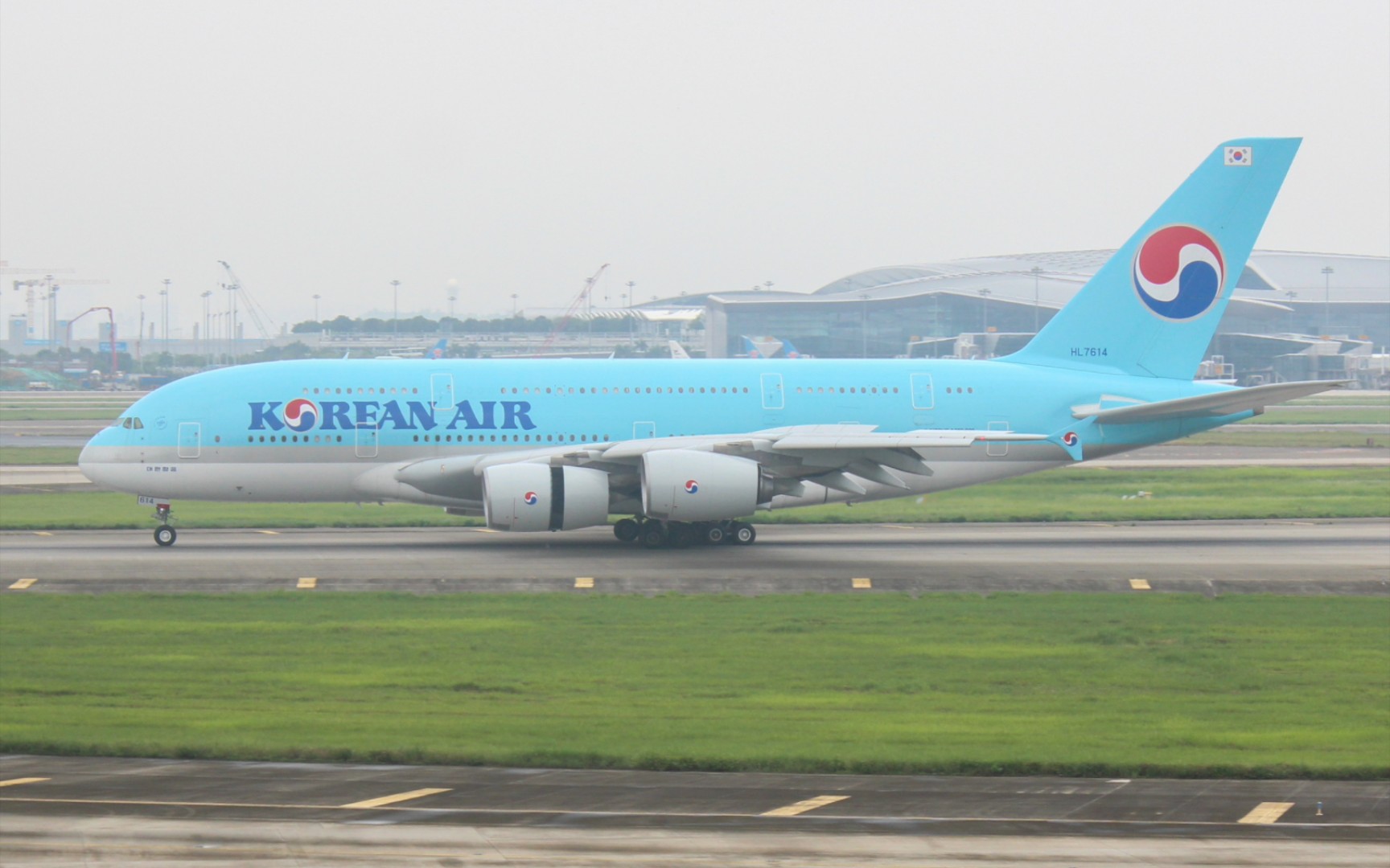 大韩航空a380800落地广州