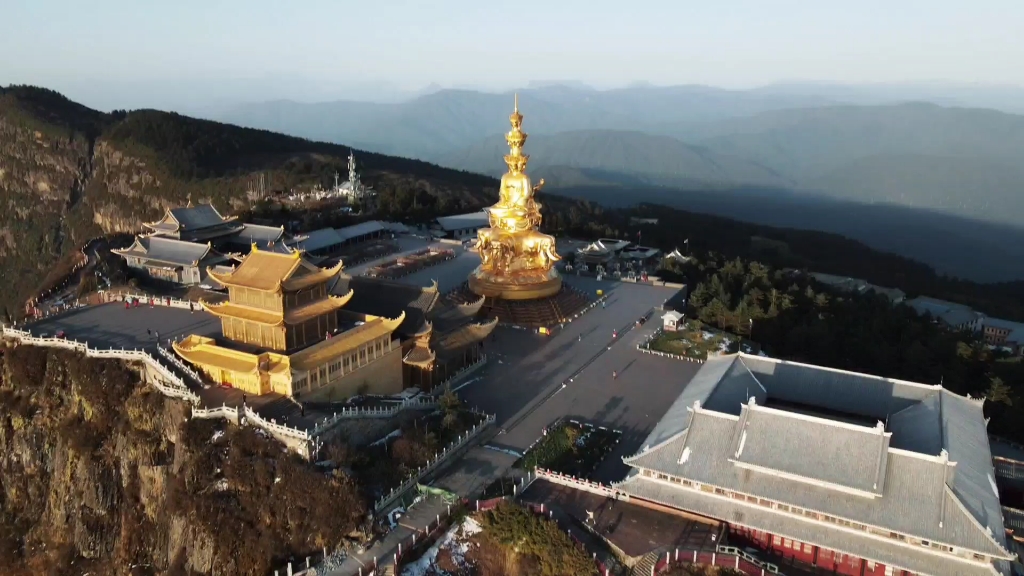 峨眉山金顶航拍