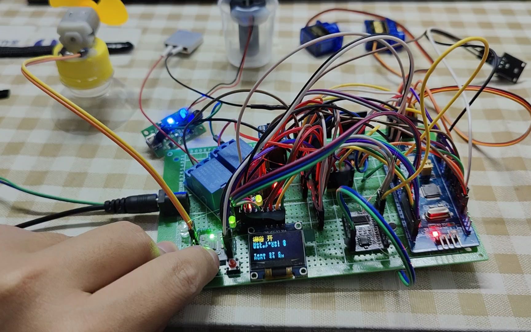 基于stm32毕业设计-基于stm32的智能浴室控制系统