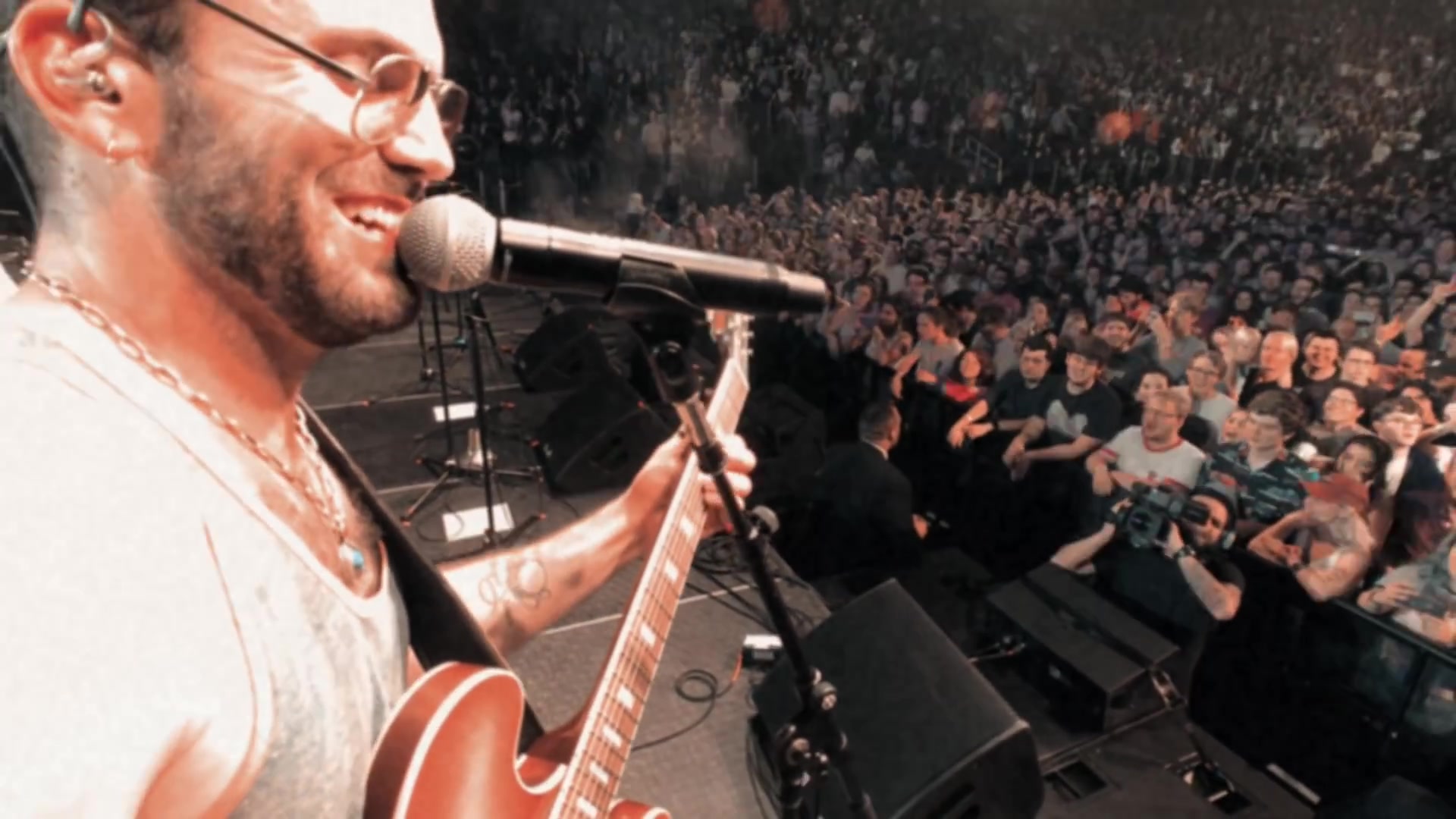 来自复古放克天团vulfpeck的back pocket (麦迪逊广场花园现场片段)