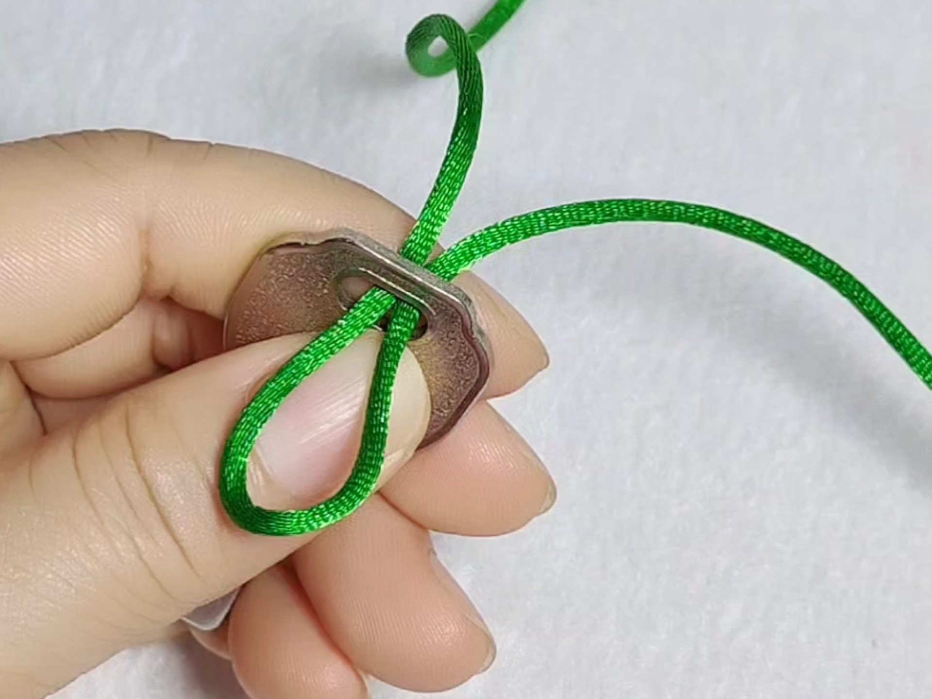 钥匙扣快速绑法