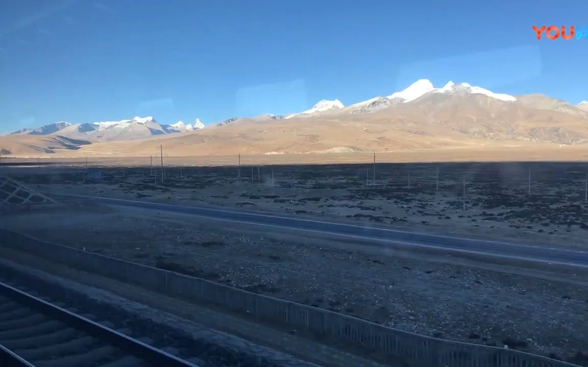 z6801次青藏线达琼果站通过