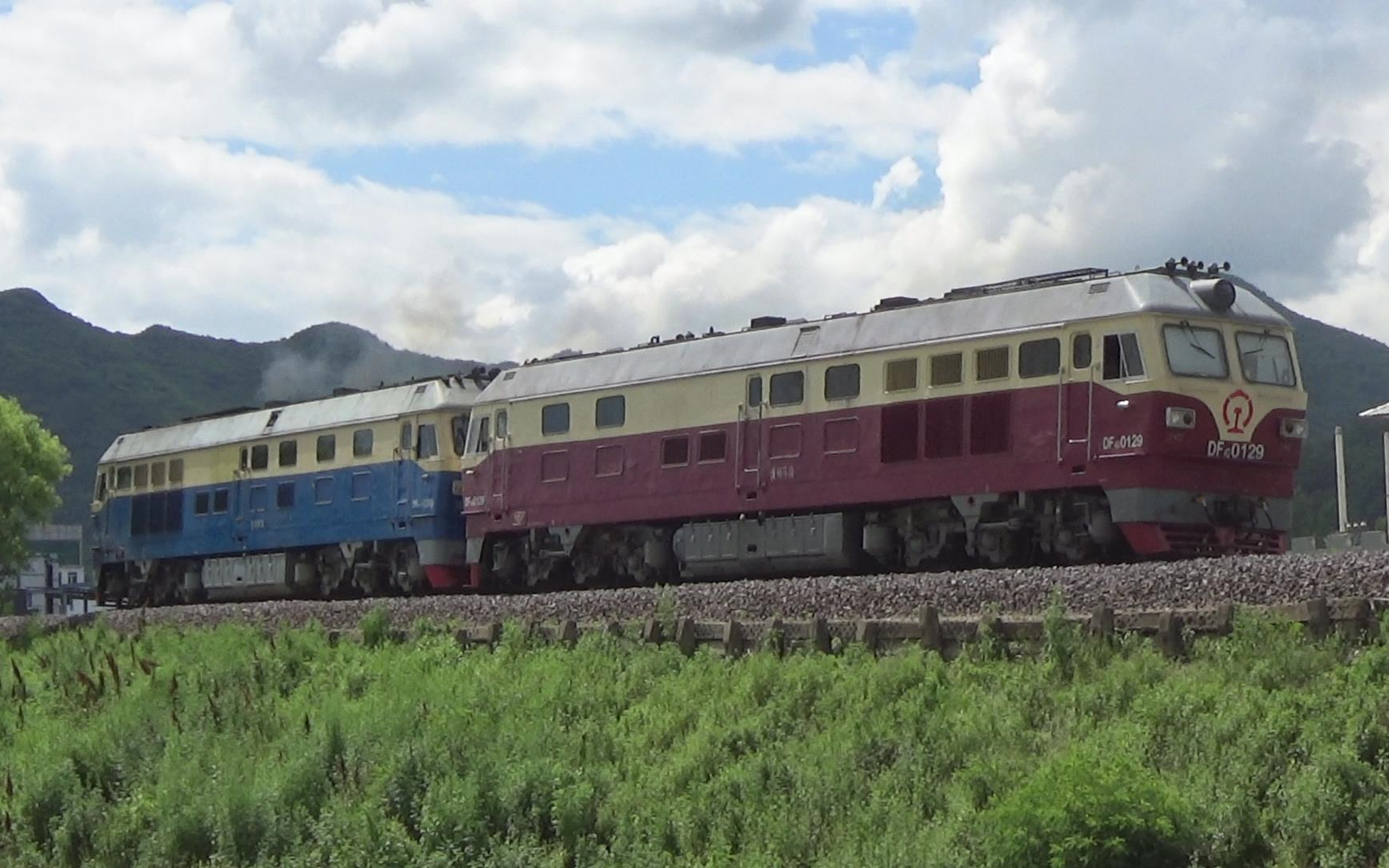 df4dh 0249有动力附挂df4d 0129 57012次路用列车出梅集线集安站