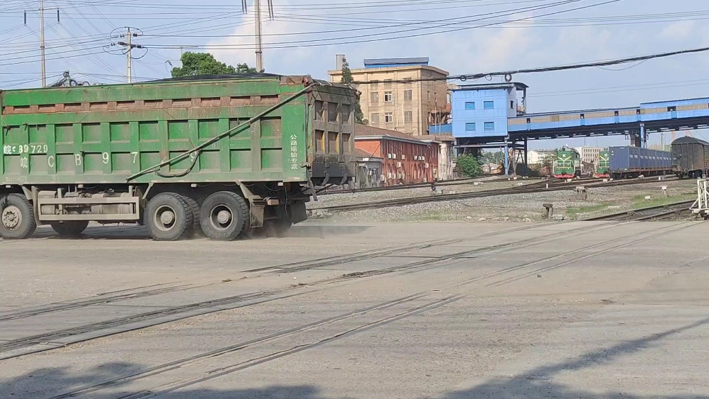 跟着夕阳与远方走遍马鞍山市铁道口一一恒兴路挢道口