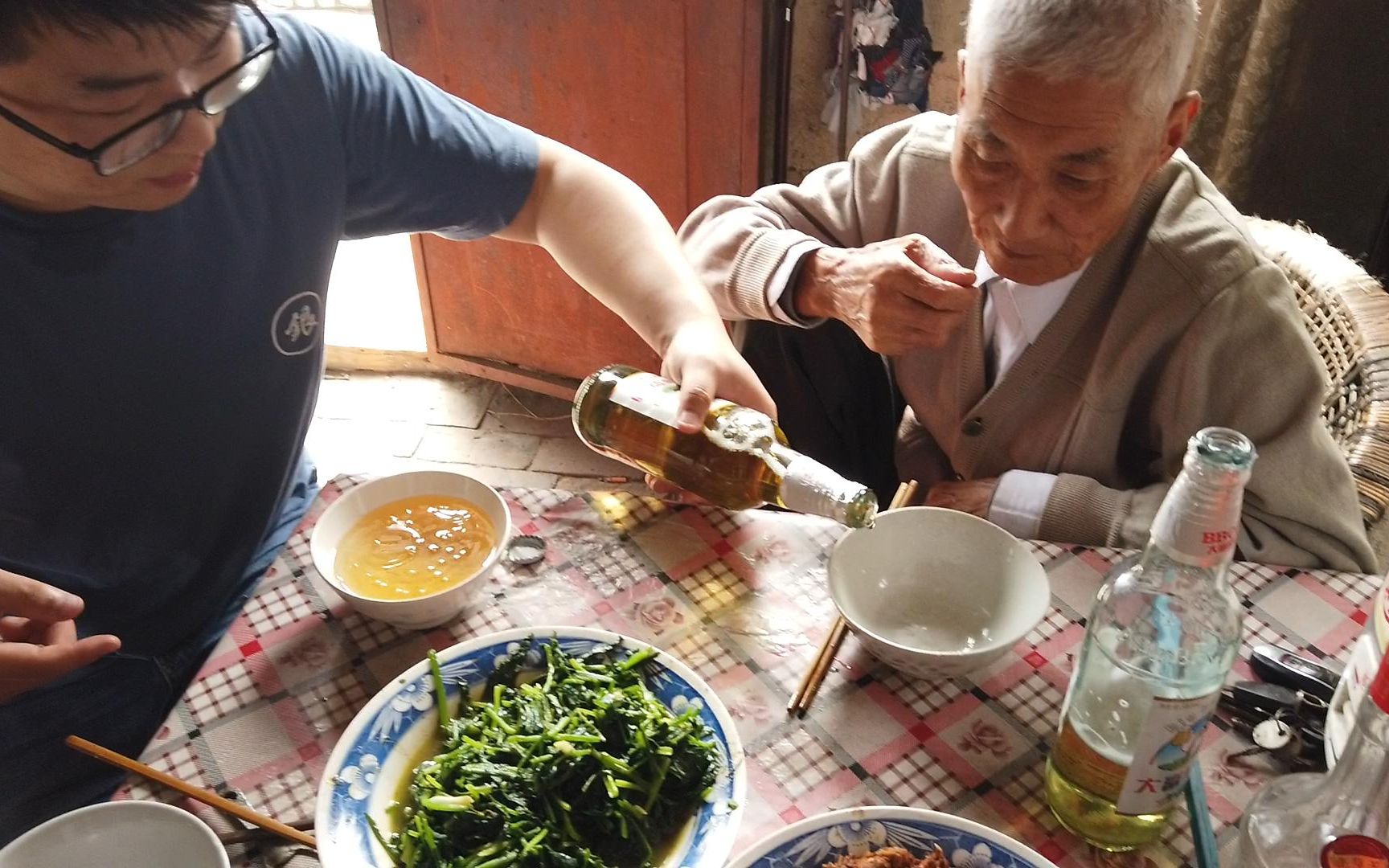 网络大孝子的第一次给爷爷奶奶做饭哔哩哔哩bilibili