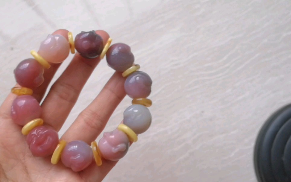 天然盐源玛瑙佛头手串,卡18左右,多彩玛瑙,隔片是蜜蜡,大尺寸,可以当