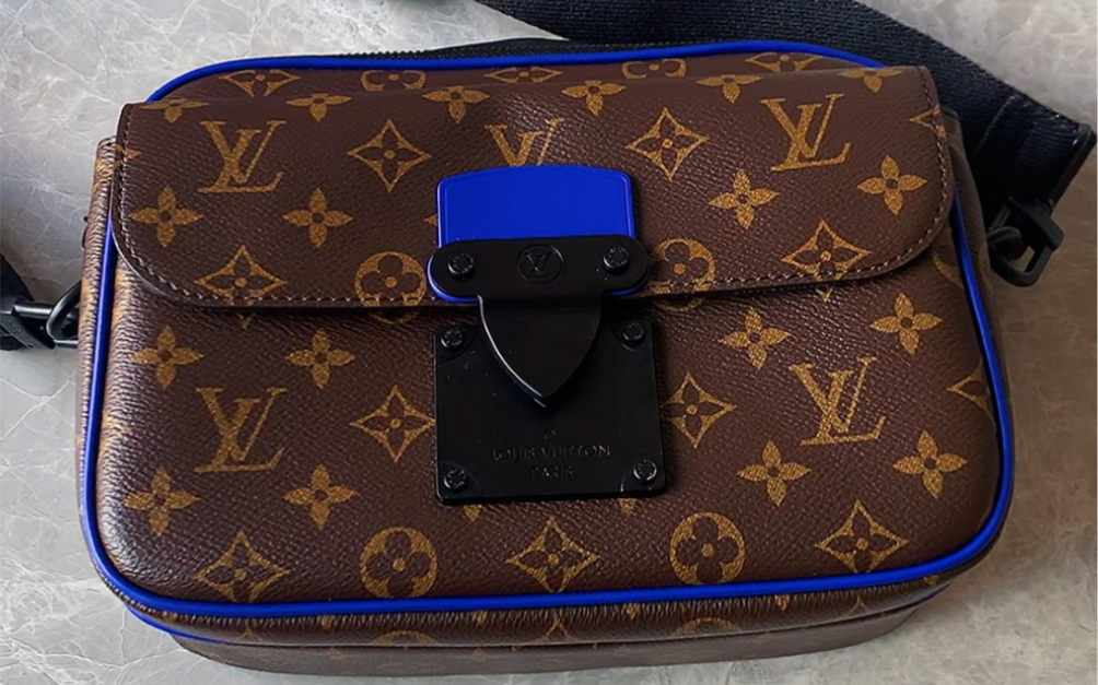 lv s lock 邮差包老花配蓝边开箱男女生都可以背的款也太帅啦吧