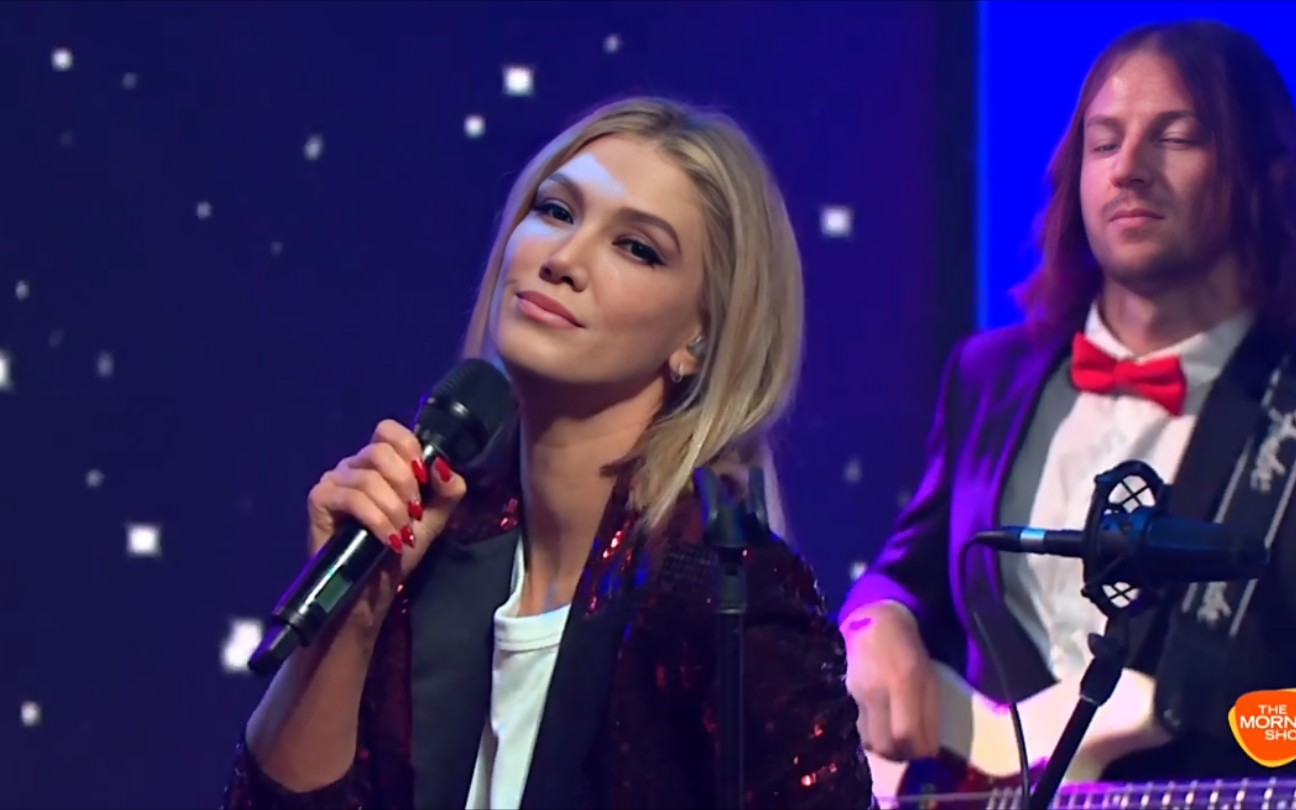 [图]The Little Drummer Boy (Live on The Morning Show 2020/12/16) - Delta Goodrem