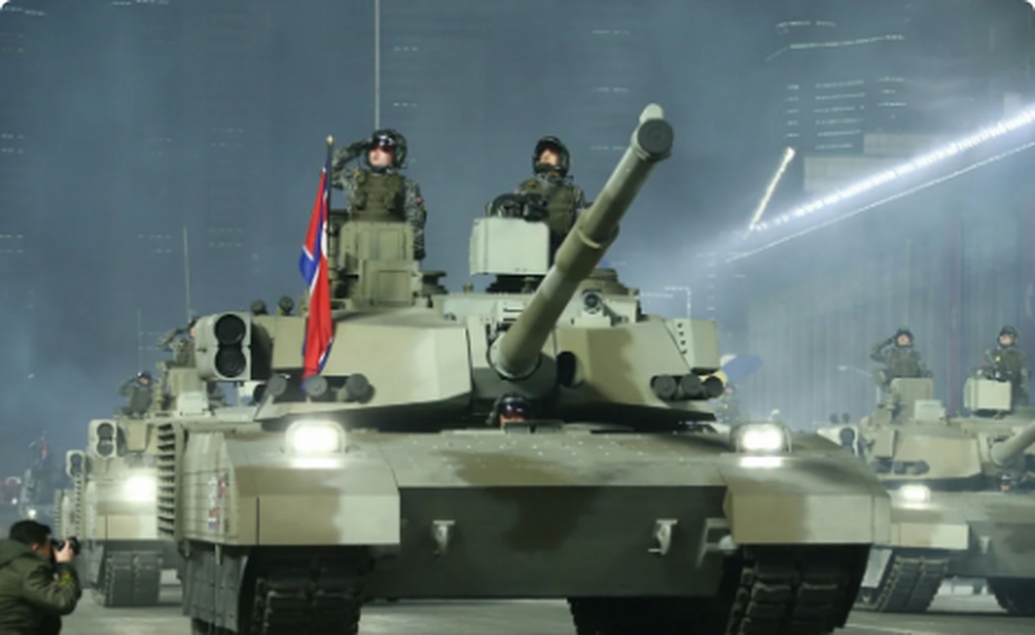 朝鲜展示新型m1a2"艾布拉姆斯"坦克引关注