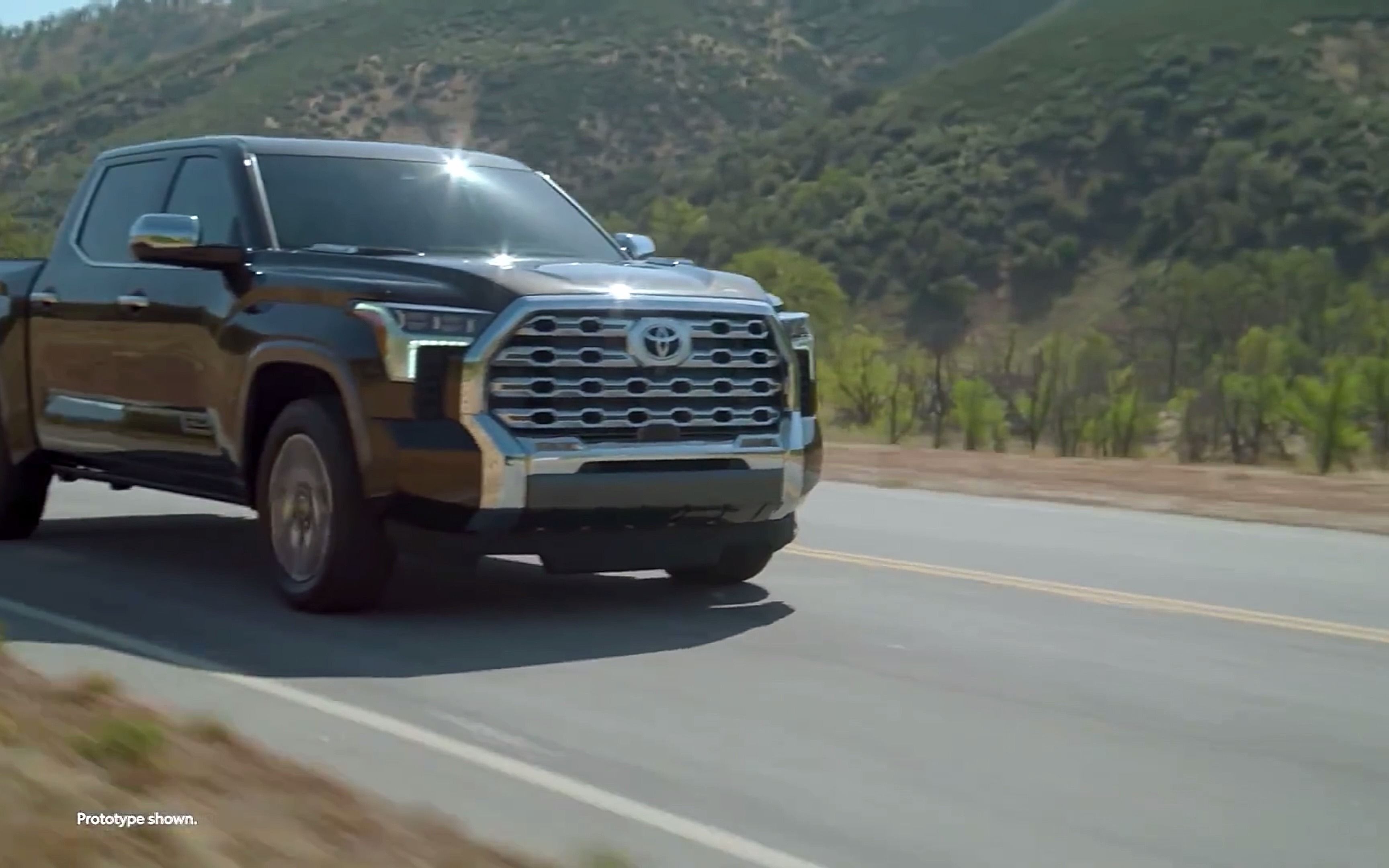 丰田新款坦途皮卡展示2