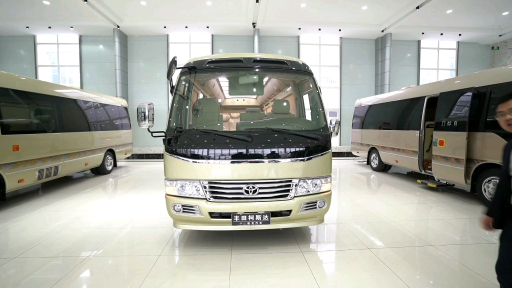 公司老总最喜欢坐的就是这款丰田考斯特12座究竟好在哪里呢!