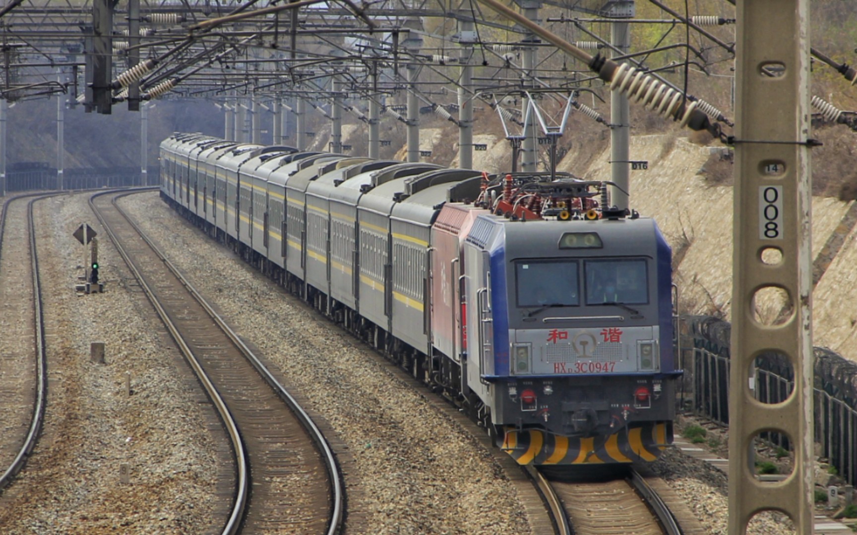 [中国铁路]k1074(长沙-济南)hxd3c0947 hxd3d0306双机牵引通过炒米店