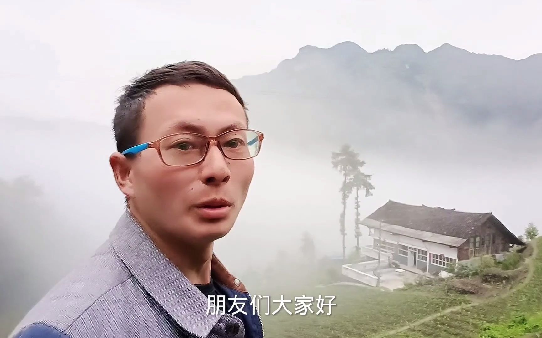 [图]湖北恩施小伙，家住望山居，冒雨给全国粉丝发富硒小土豆，太忙了