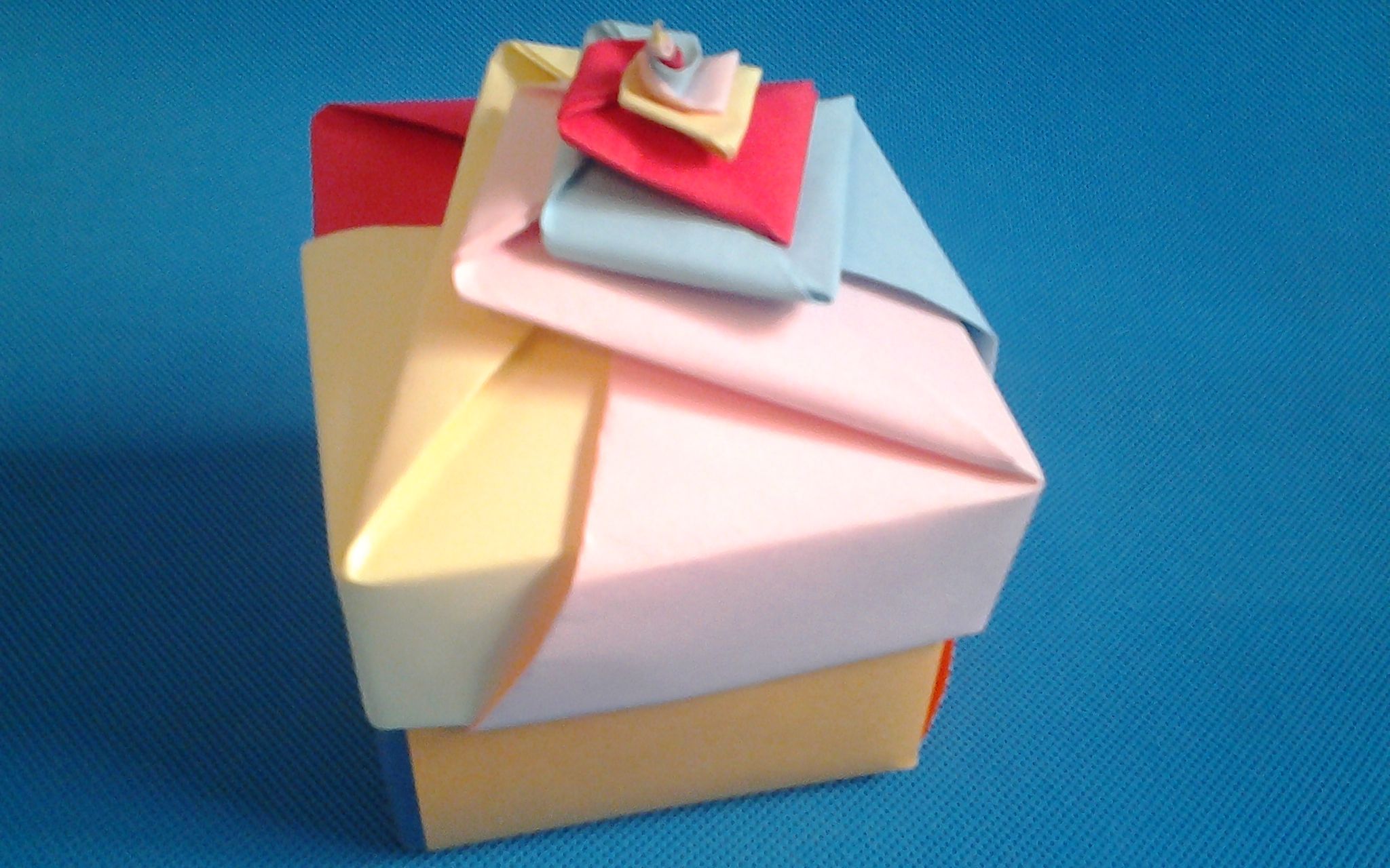 手工折纸超简单礼品盒图片