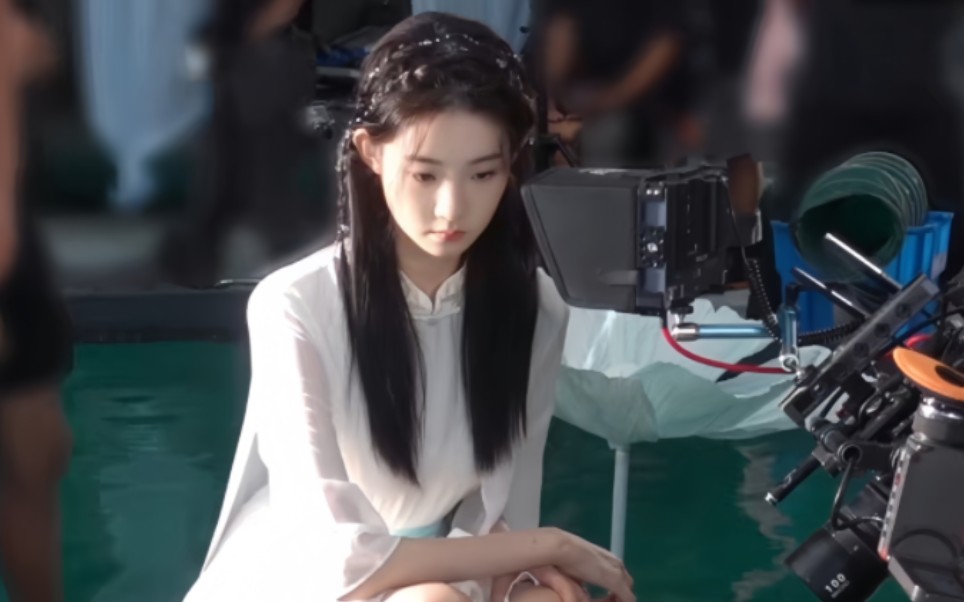 【张艺凡】公司破破烂烂,粉丝缝缝补补