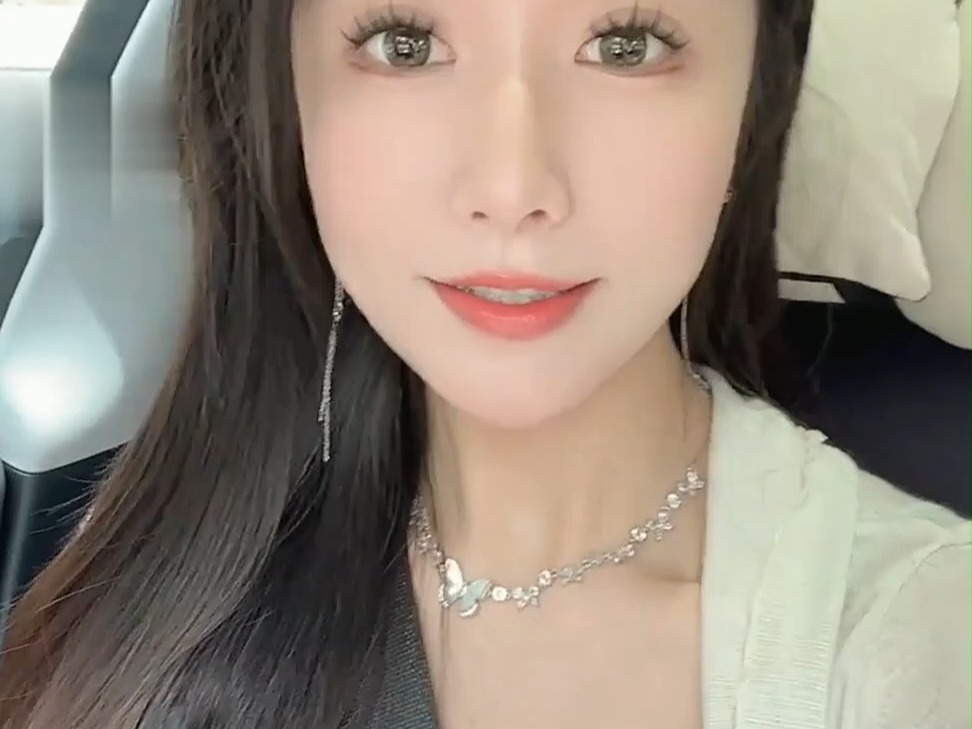 今天下午23点小冉第一次挑战人气票有空没_video