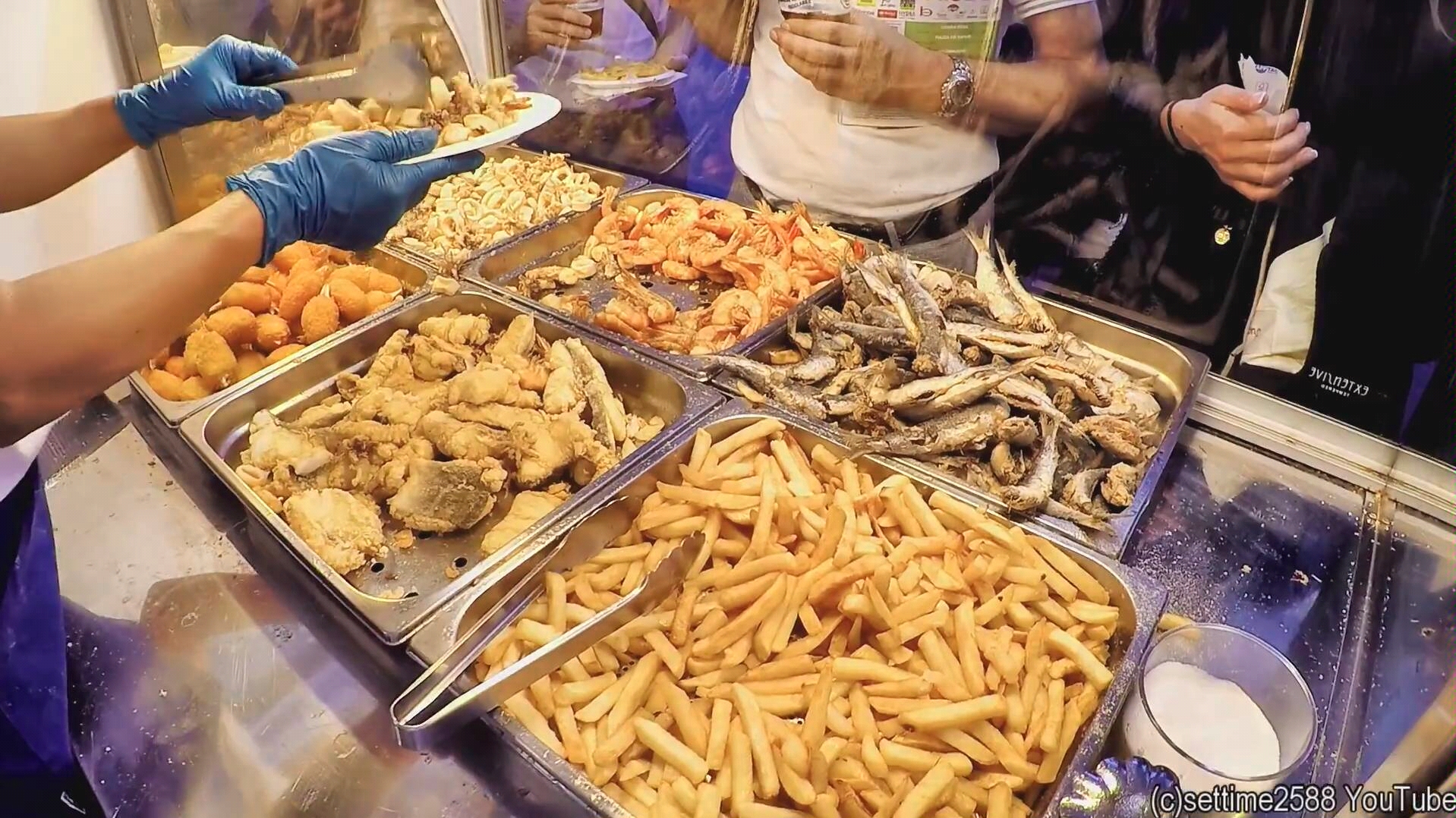 美食意大利街头的炸海鲜friedseafoodtopcookingskillsitalianstreet