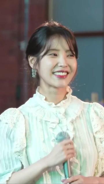 iu合唱《秋日早晨》,感受温暖的旋律和秋天的浪漫!9492