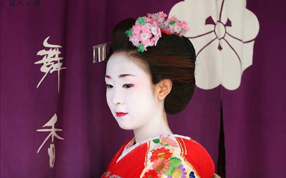 在日本银座看歌舞伎表演