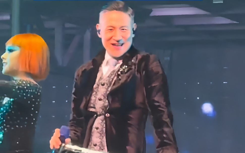 歌神张学友《吻别》越老越有味道,这小腰扭得女人看了都流泪!