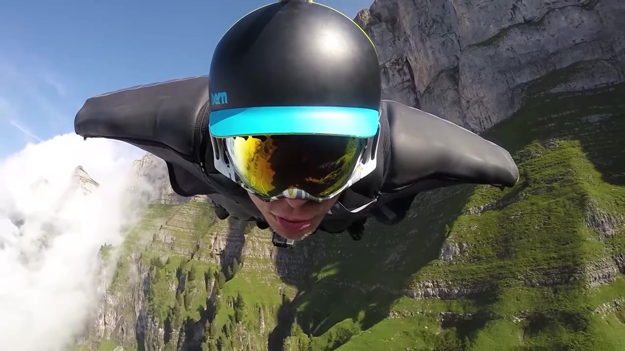 [极限运动]外国友人作死之滑翔翼