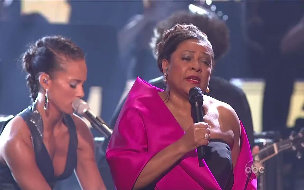 [图]【实力派R&B女歌手合作Superwoman】Alicia Keys, Queen Latifah & Kathleen Battle 2008.11.23