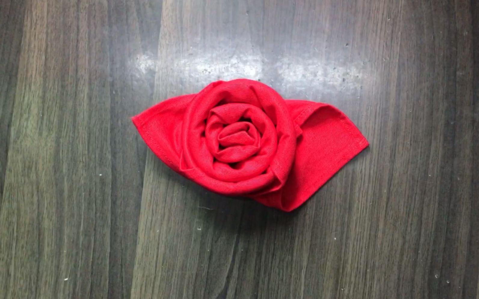 餐巾折花-玫瑰花