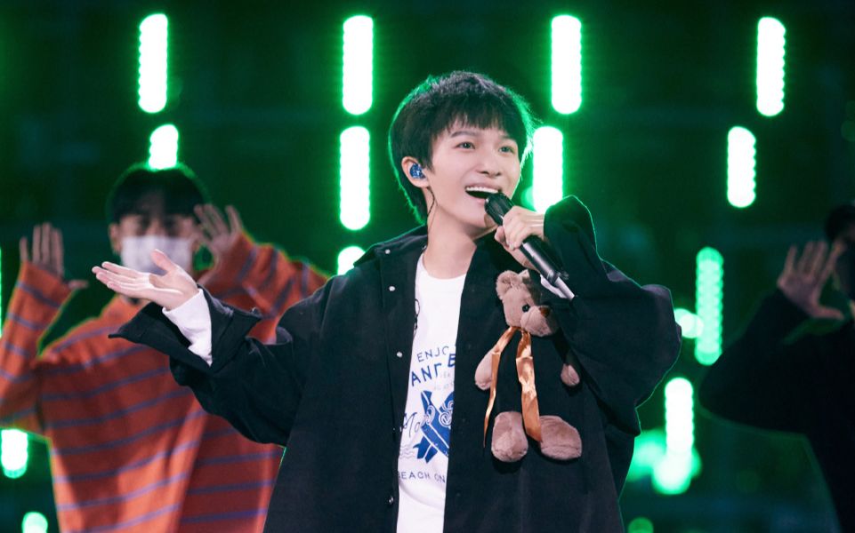 周深跨年舞台合辑一深多台跨年很忙