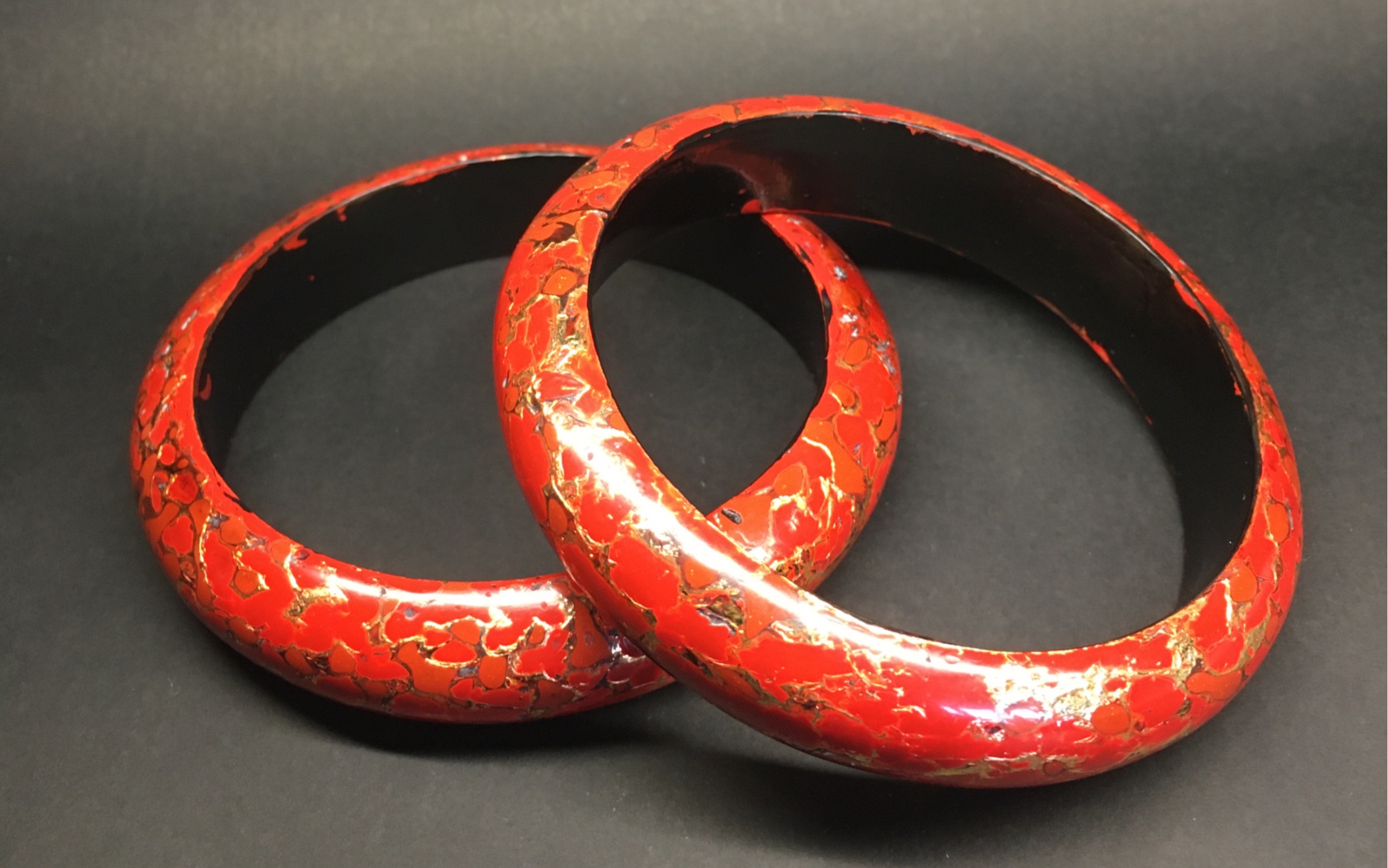 犀皮漆器手镯展示