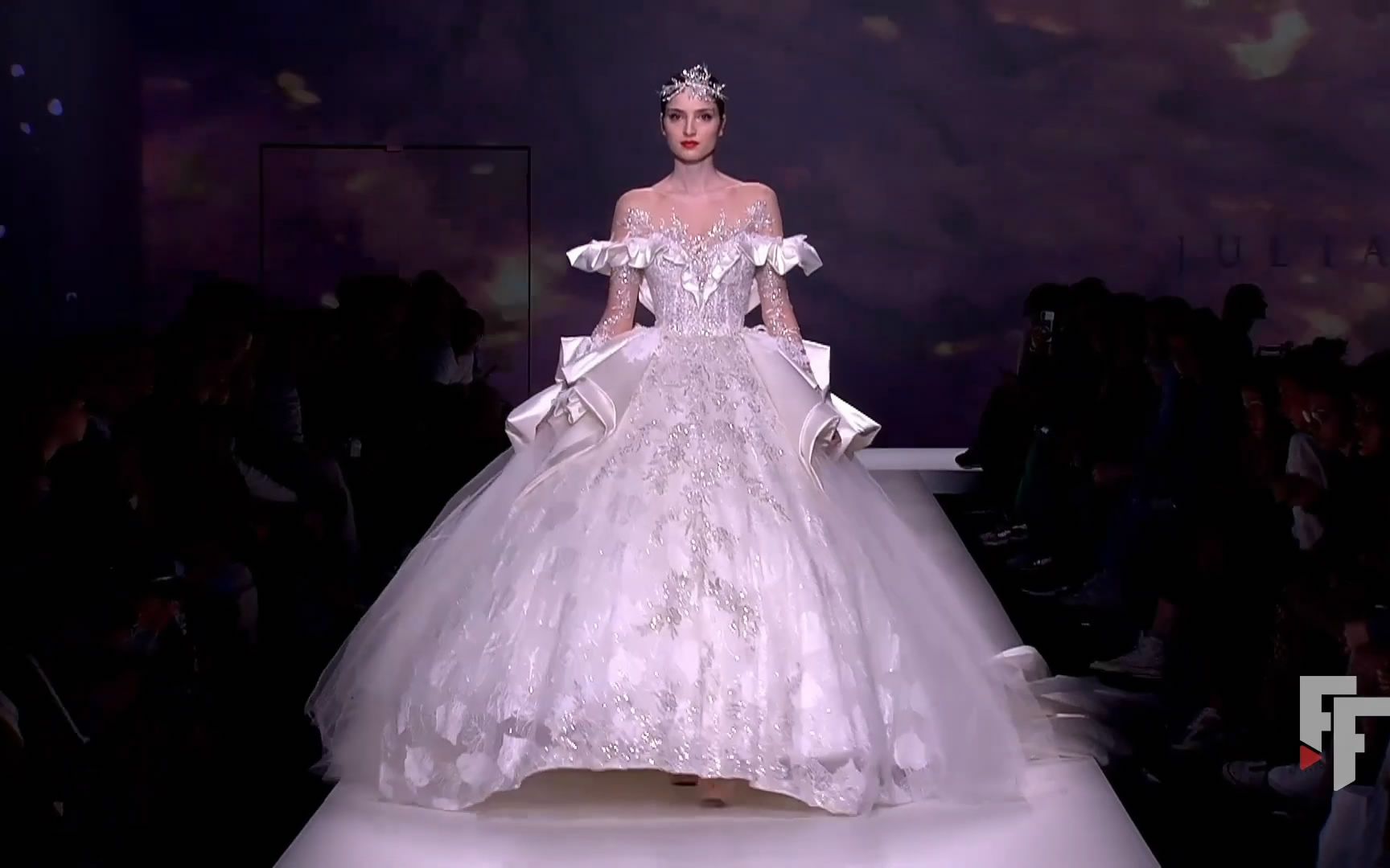 法国奢侈婚纱品牌julia kontogruni 2022年ss婚纱秀场