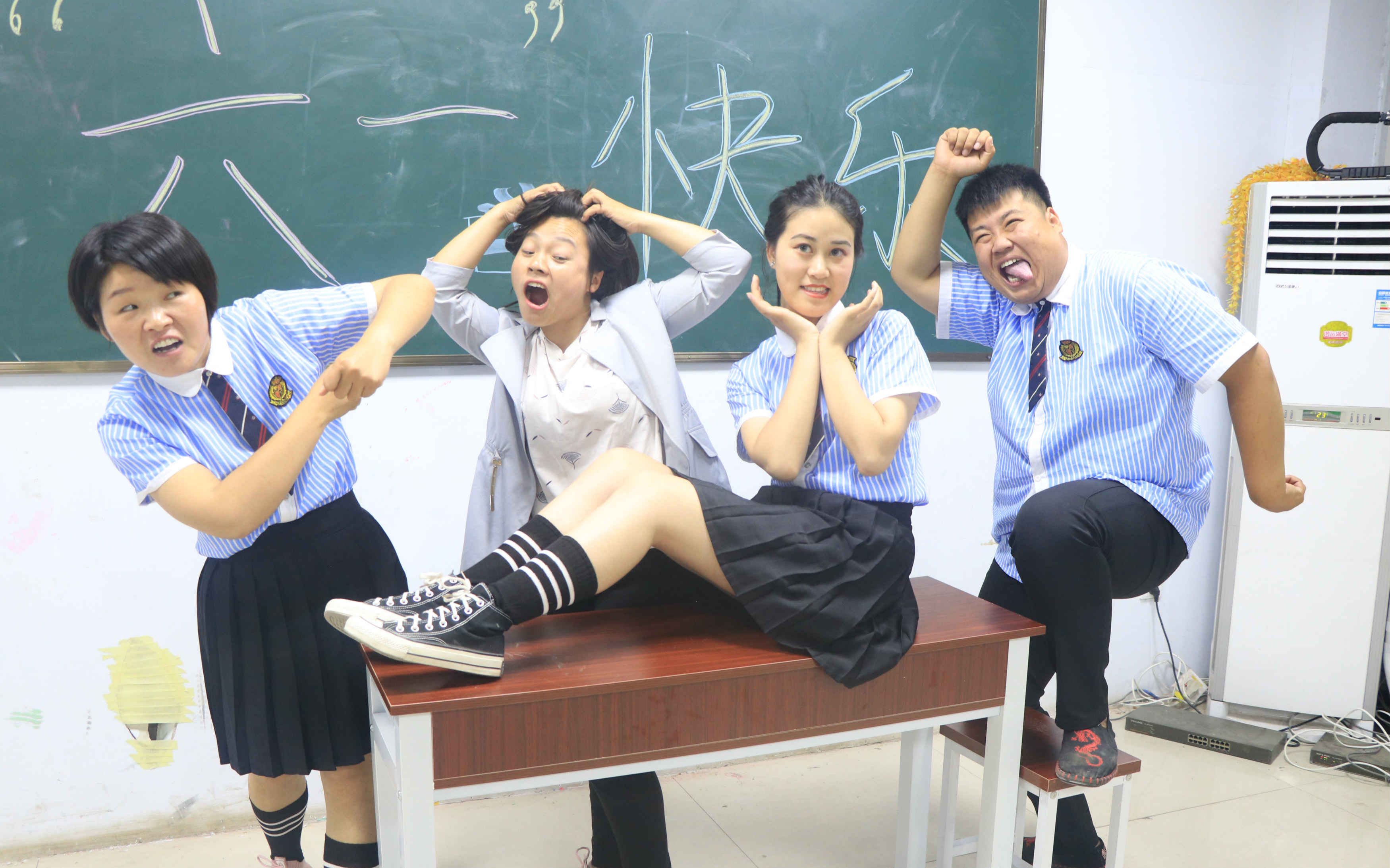 六一儿童节表演节目学生表演不同版本98k舞蹈老师跳的更逗