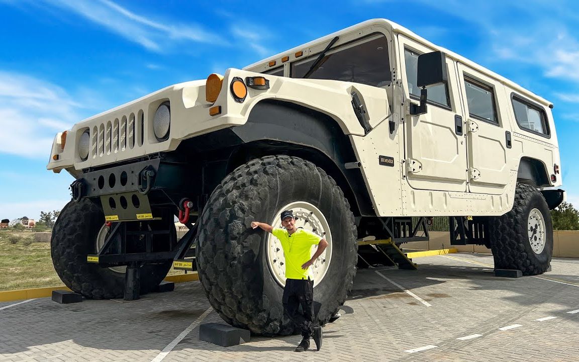 世界上最大的悍马 里面放了一间房子