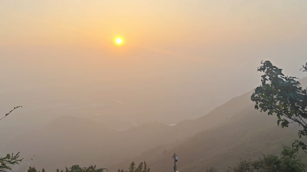 [图]失约的日出，会有人陪你一起奔赴